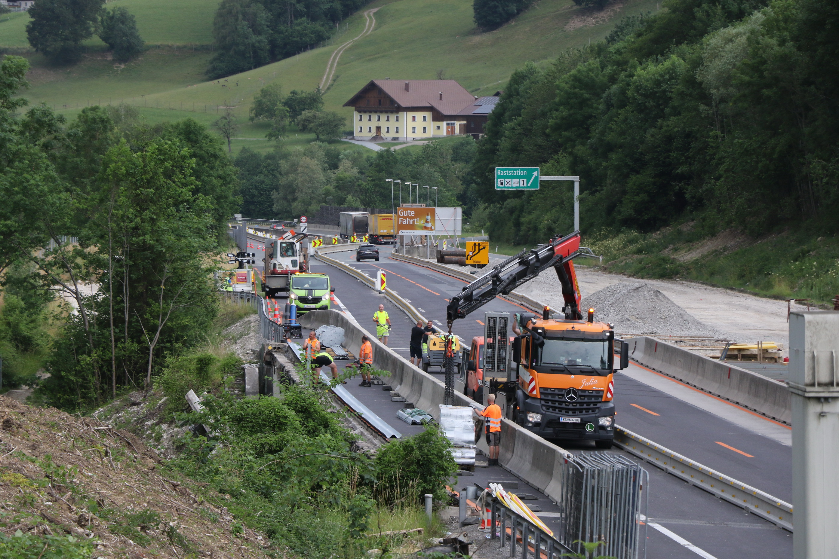 FMT-Pictures - Totalsperre Der Autobahn Verursacht Verkehrschaos Auf ...